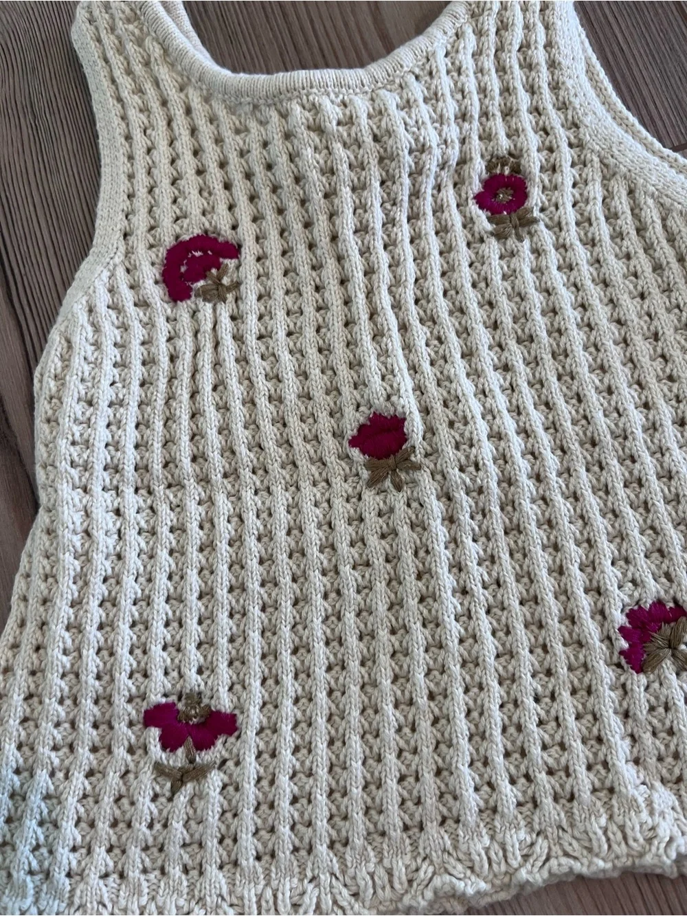 Zara Cream Crochet Shorts with Pink Flower Detail (4T)